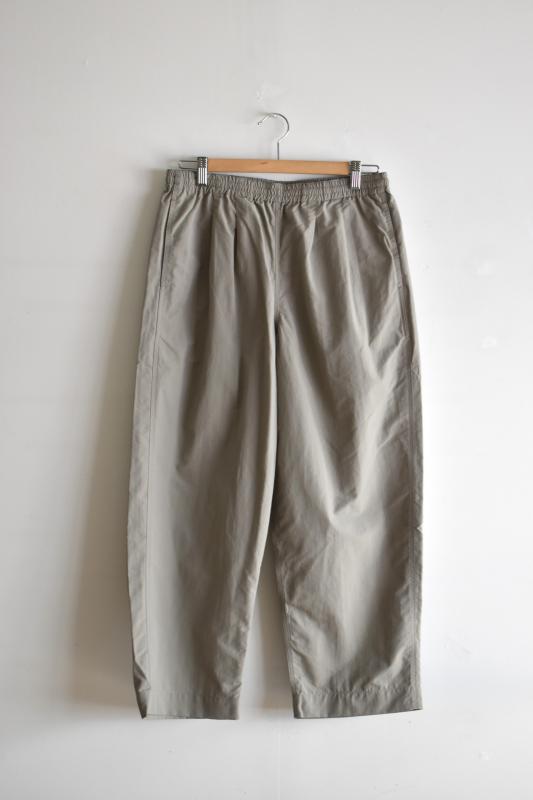 「BURLAP OUTFITTER」wide track pants -brindle-