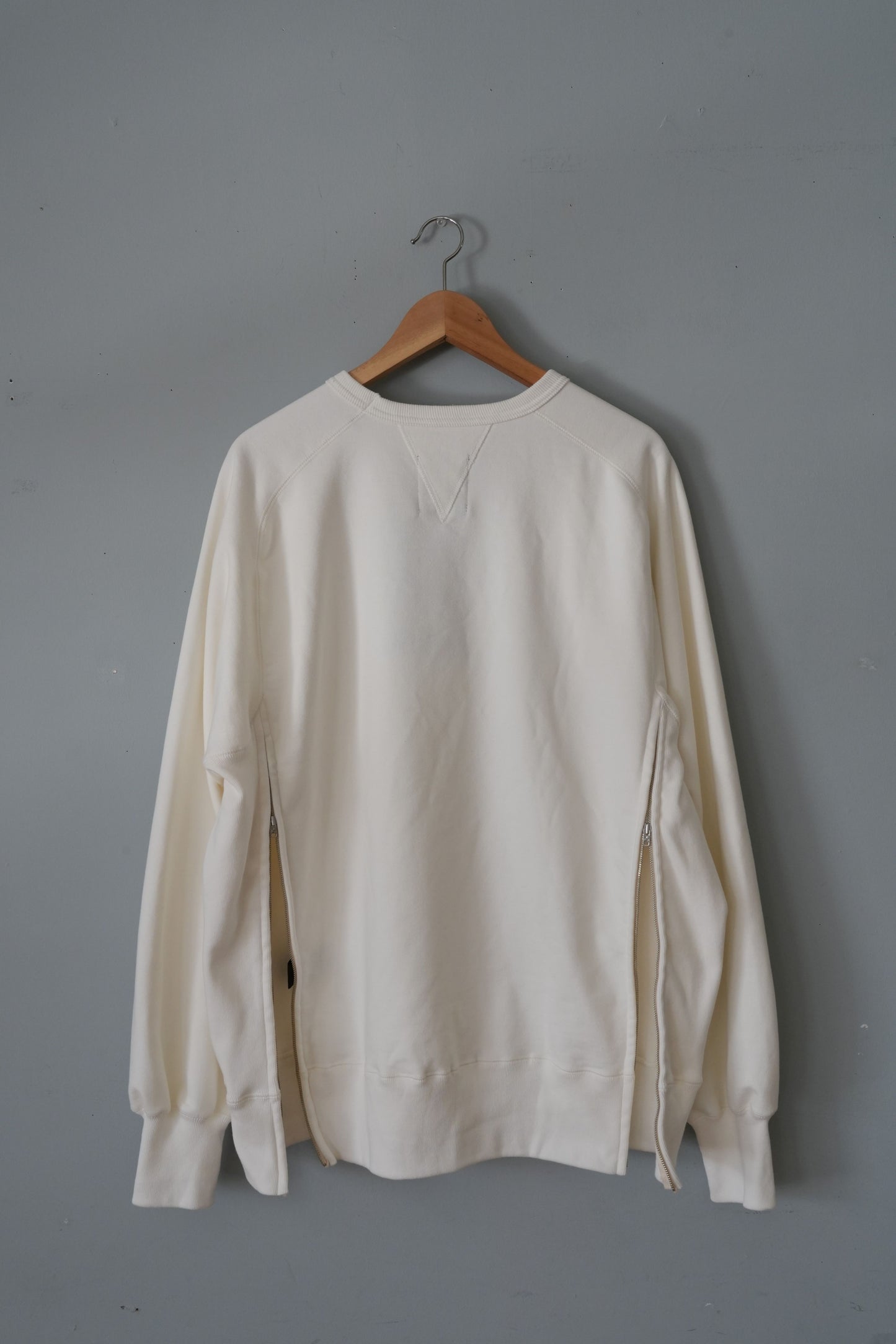 「leh」back zip sweat top