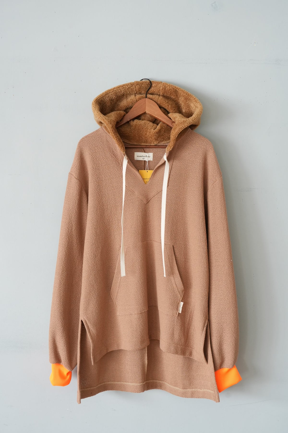 「masterkey」metro-hoodie -camel-