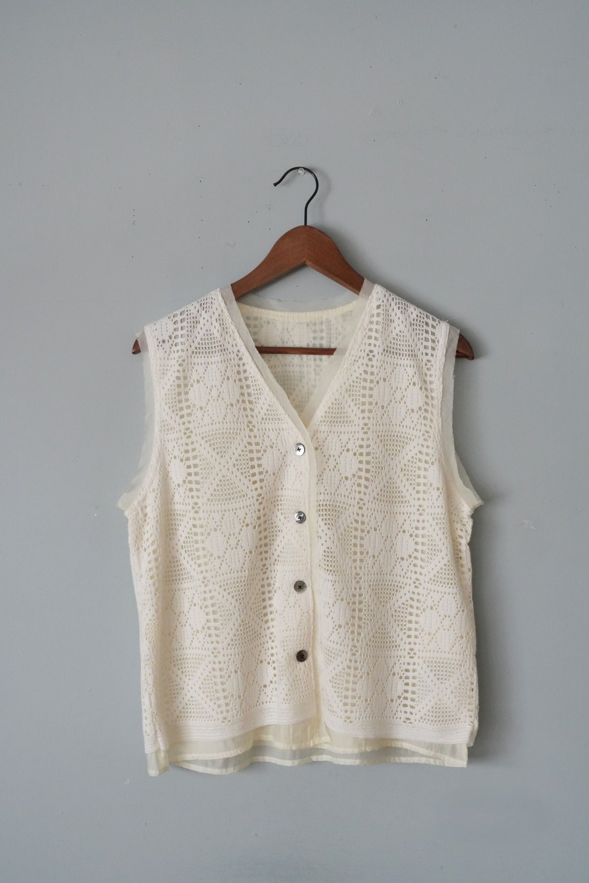 「hunch」lace×seer vest -white-
