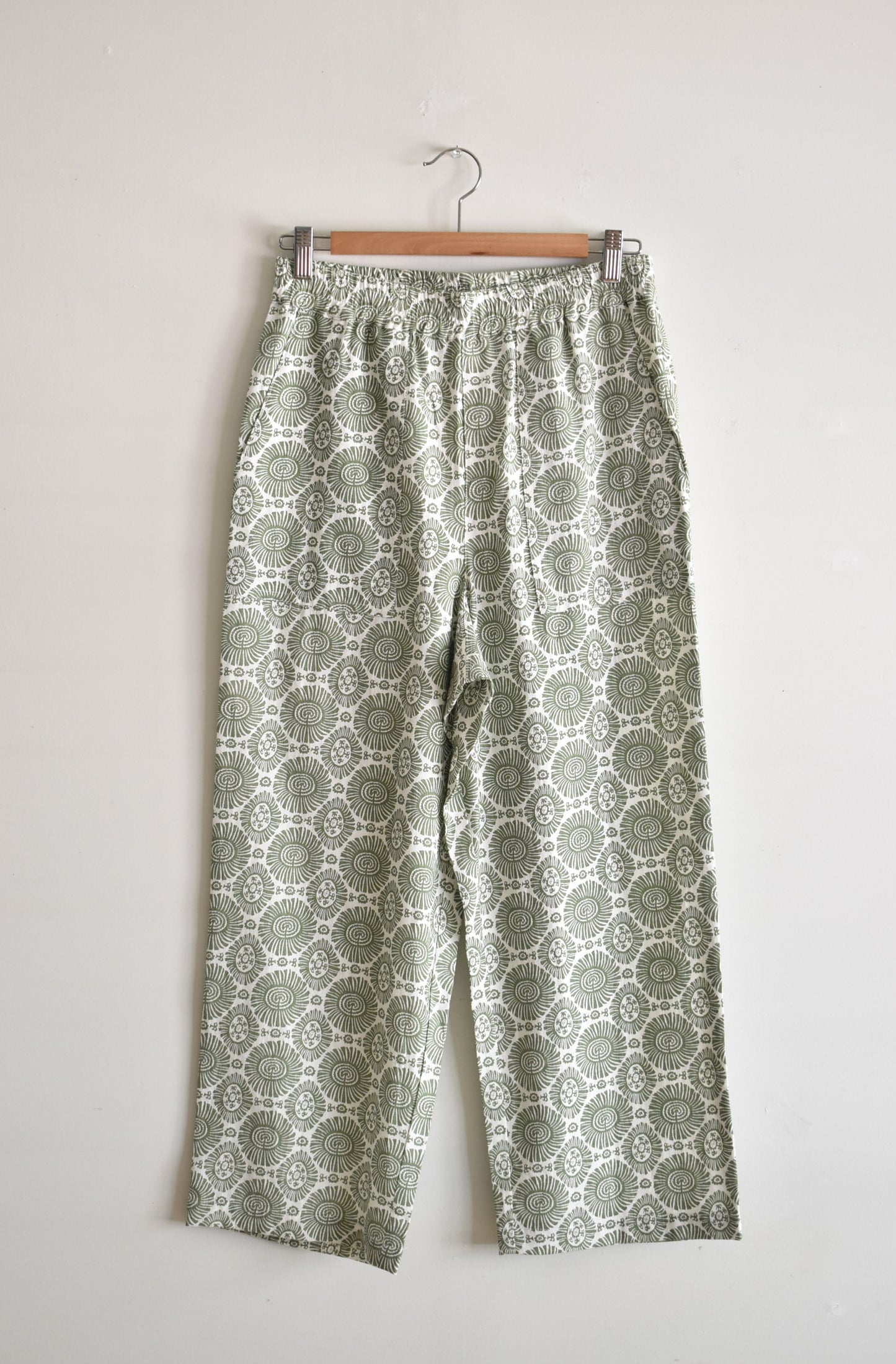 「A HOPE HEMP」cropped baker easy pants -green-