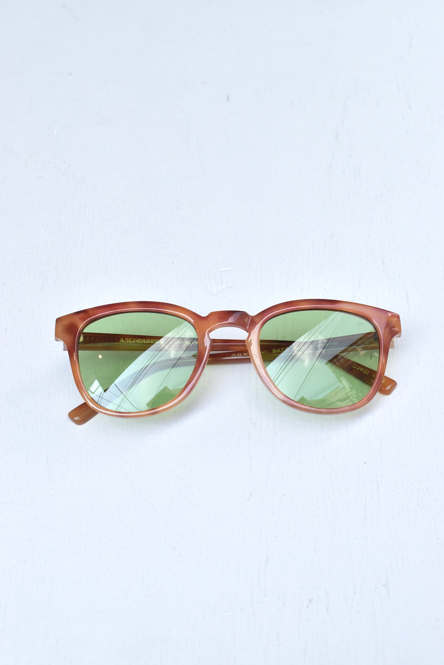 「A.Kjaerbede」BATE -burnt amber-