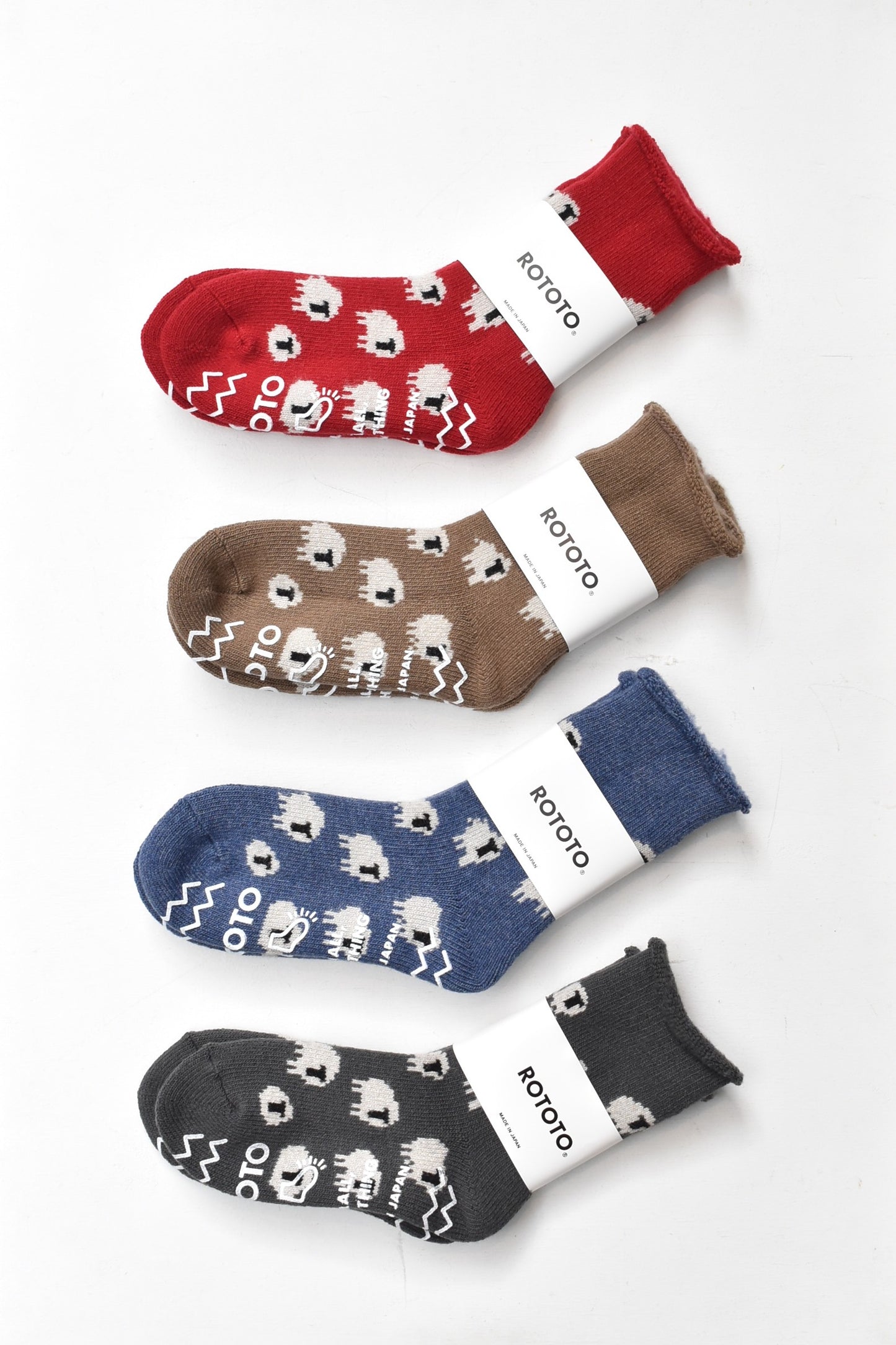 「ROTOTO」pile room socks "SHEEP"