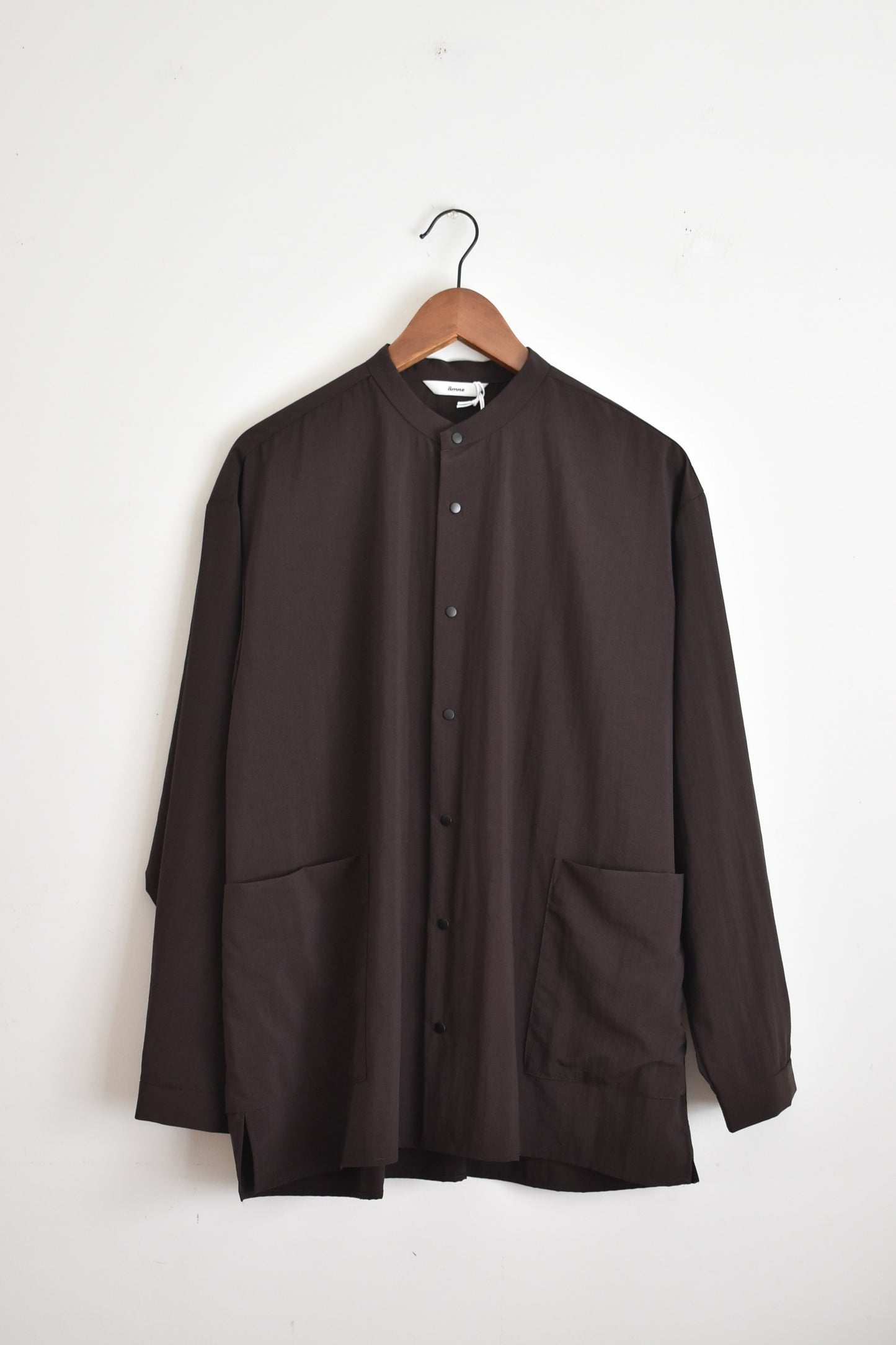 「amne」nylon park shirts -chocolate-
