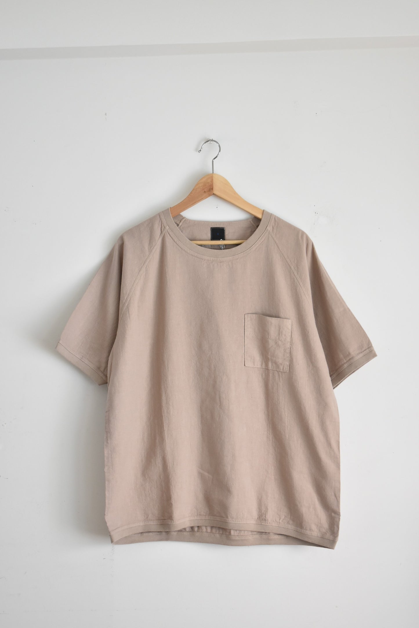 「maillot」linen rich pocket shirt-Tee -beige-
