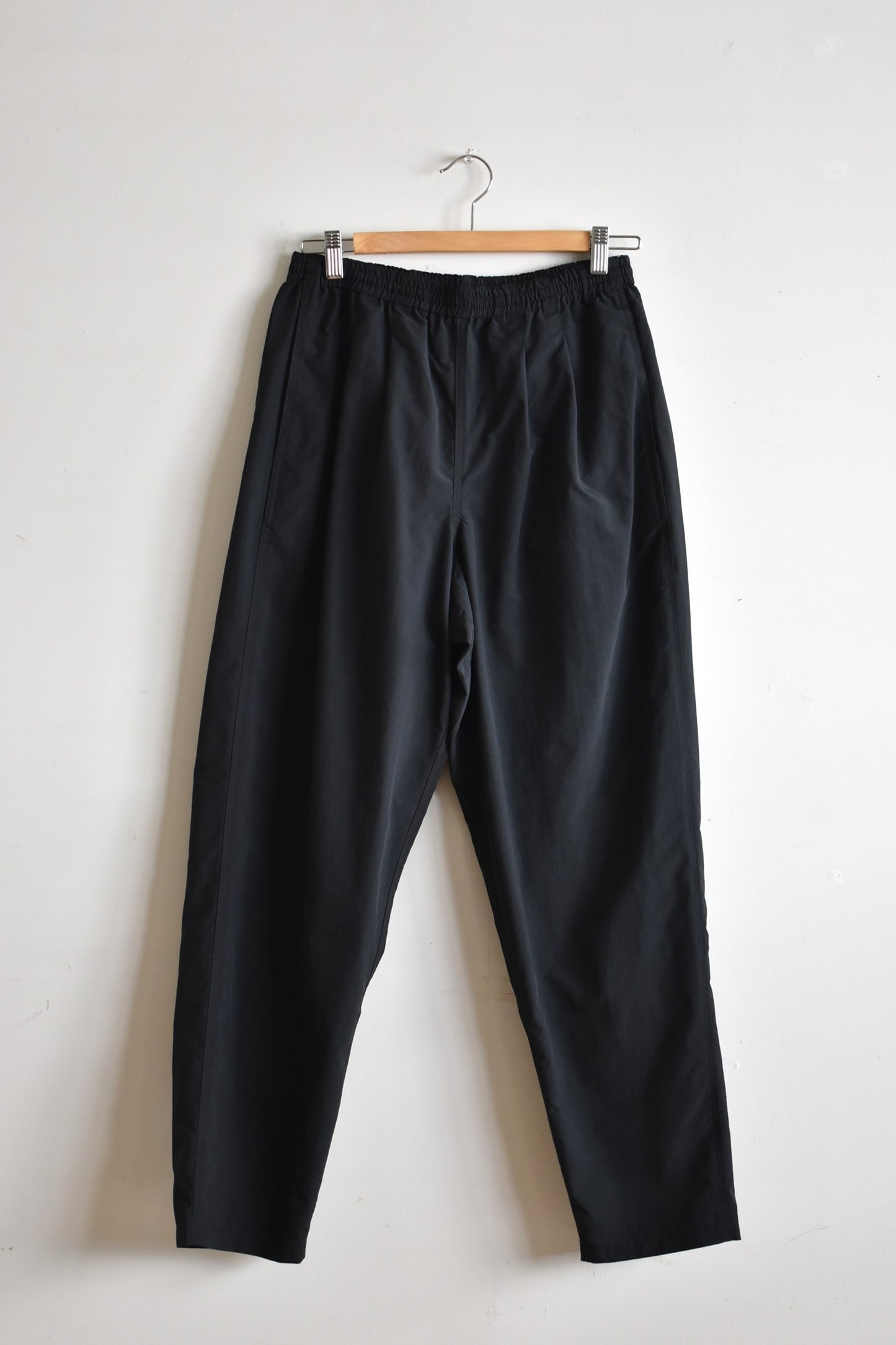 「BURLAP OUTFITTER」track pants -black-