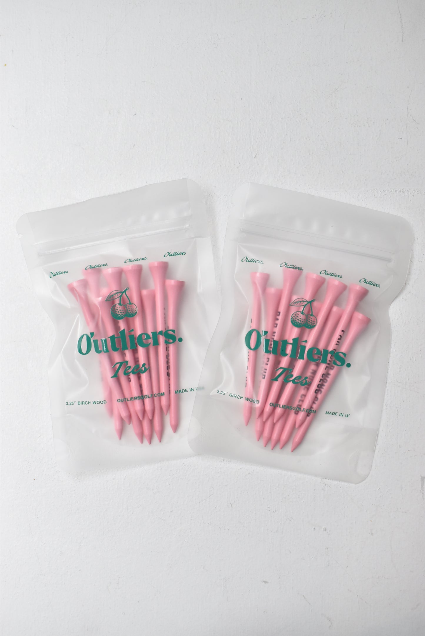 「Outliers Golf」par none club wood tee