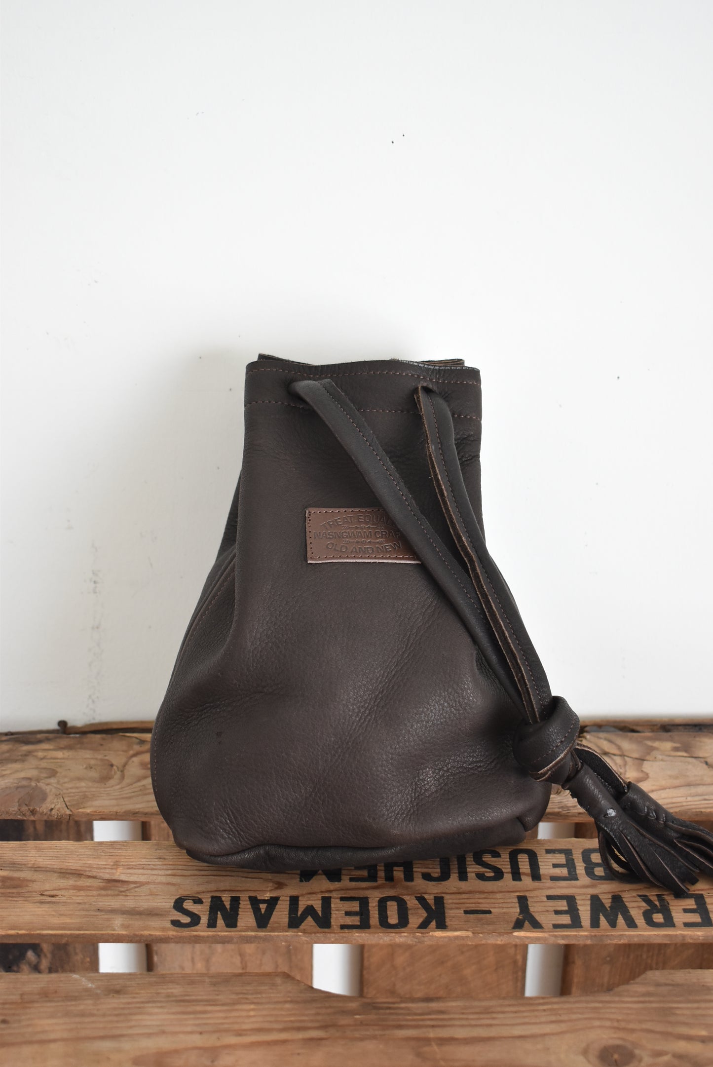 「nasngwam」deerskin whisky bag -choco-