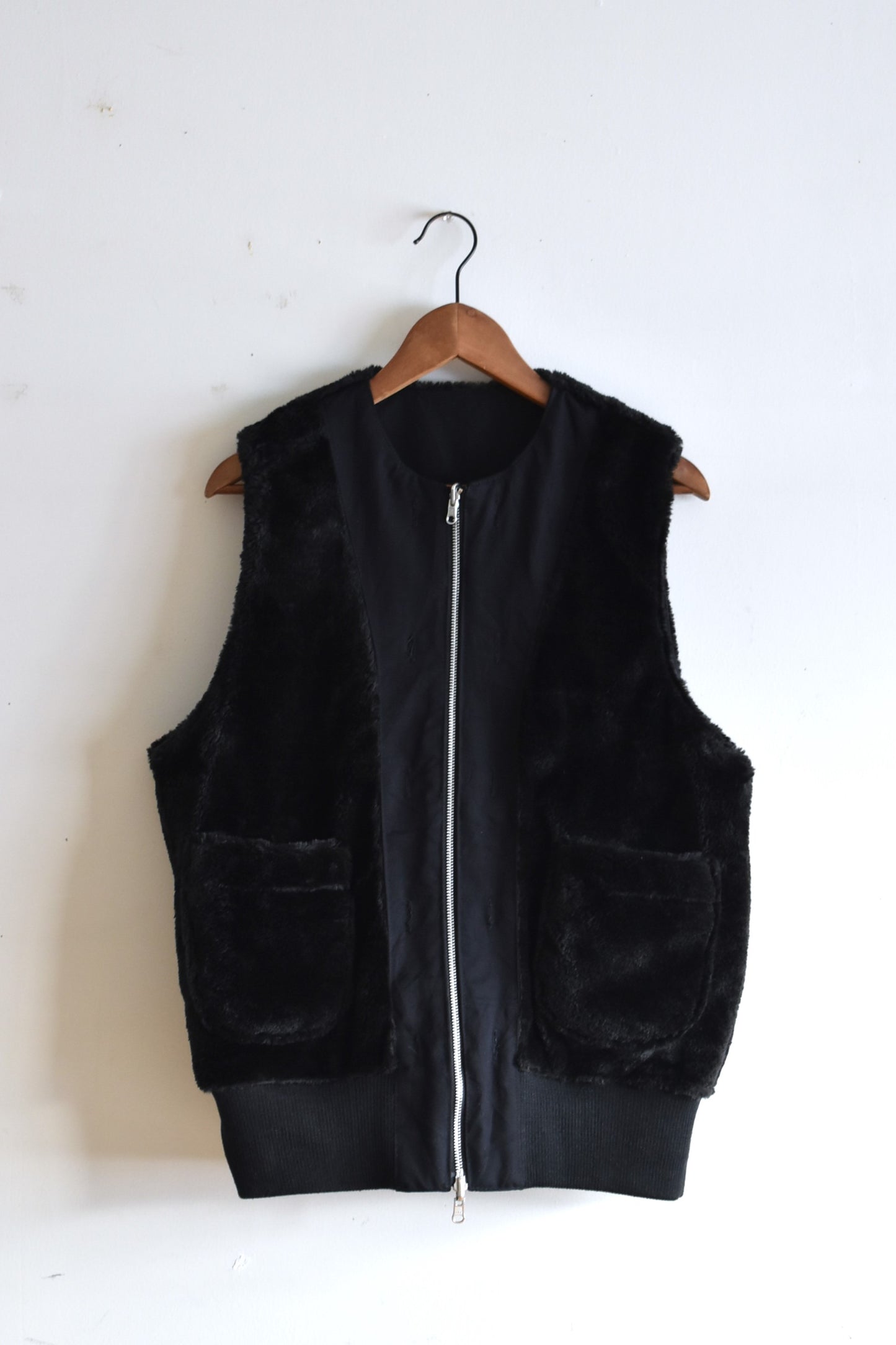 「nasngwam」poler vest -black-