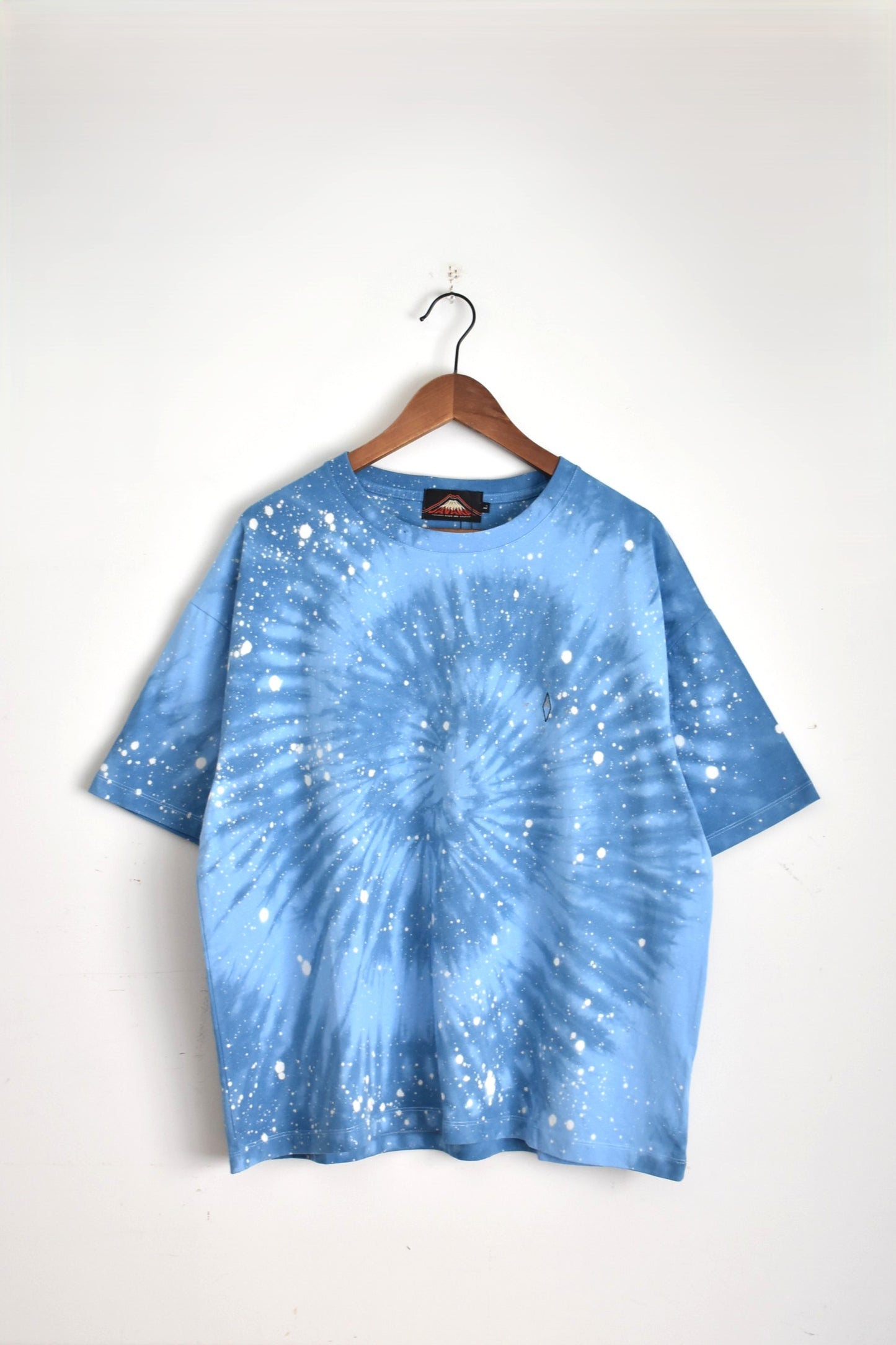 「javara」BLACK HOLE Tee -ocean blue-