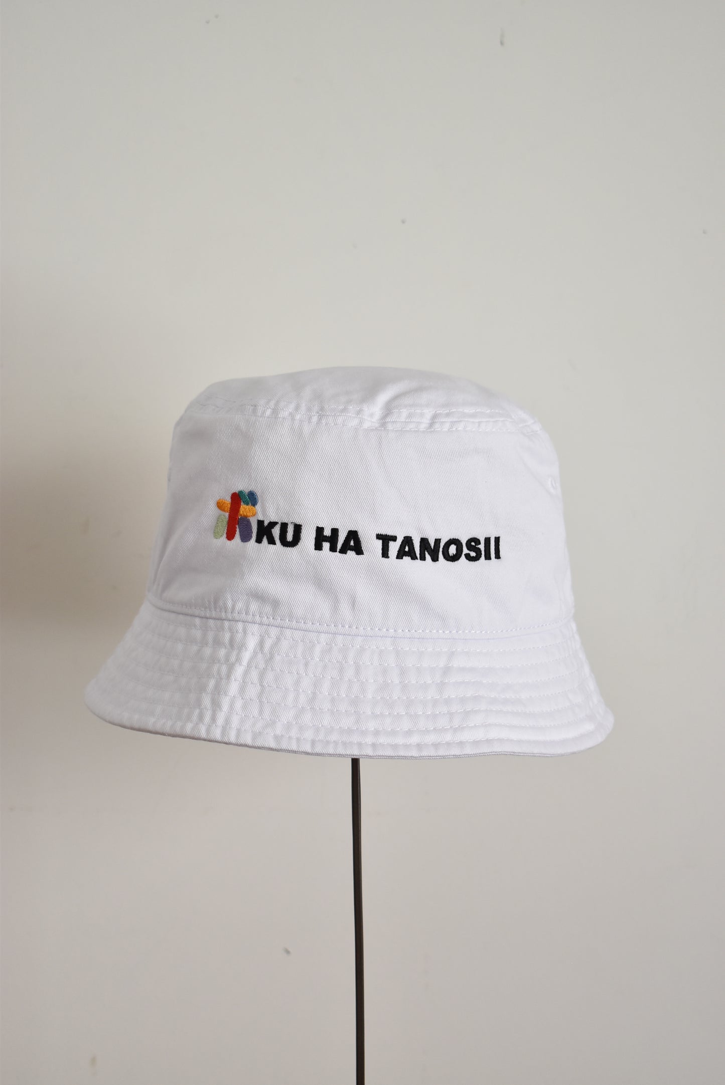 「BOKU HA TANOSII」kurry × BOKU HA TANOSII HAT -white-