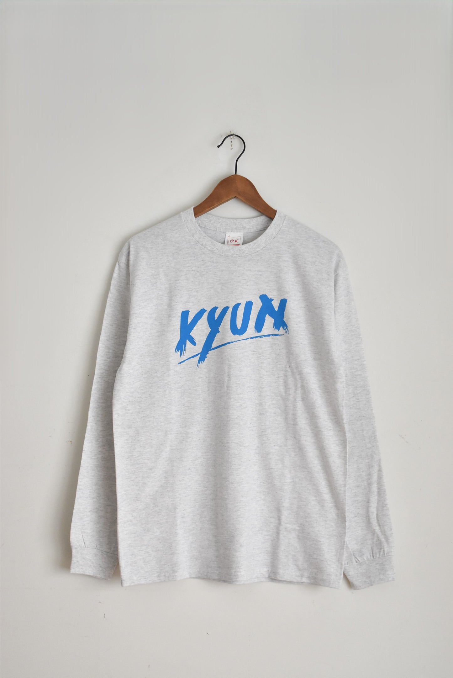 「O.K.」 ”KYUN” L/S tee -gray/blue-