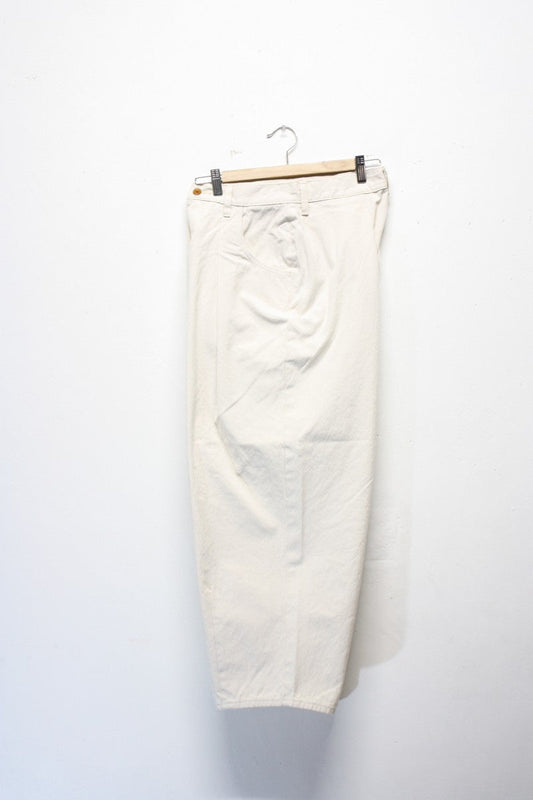 「KAFIKA」cocoon pants -ivory-