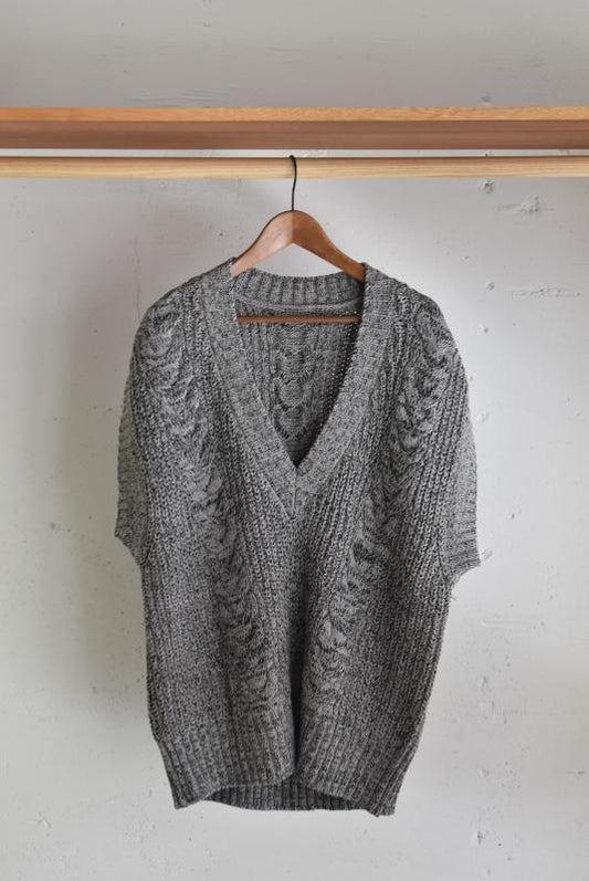 「hunch」cable knit vest -gray- (women)