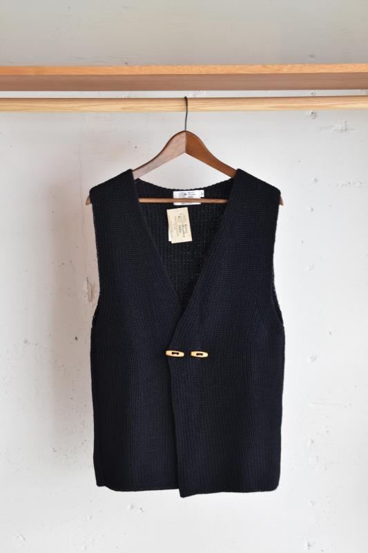 「kerry wollen mills」fisherman rib V vest -black-