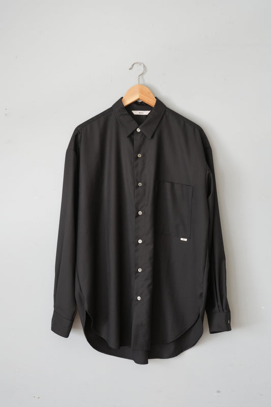 「amne」GABARDINE classic shirts -black-