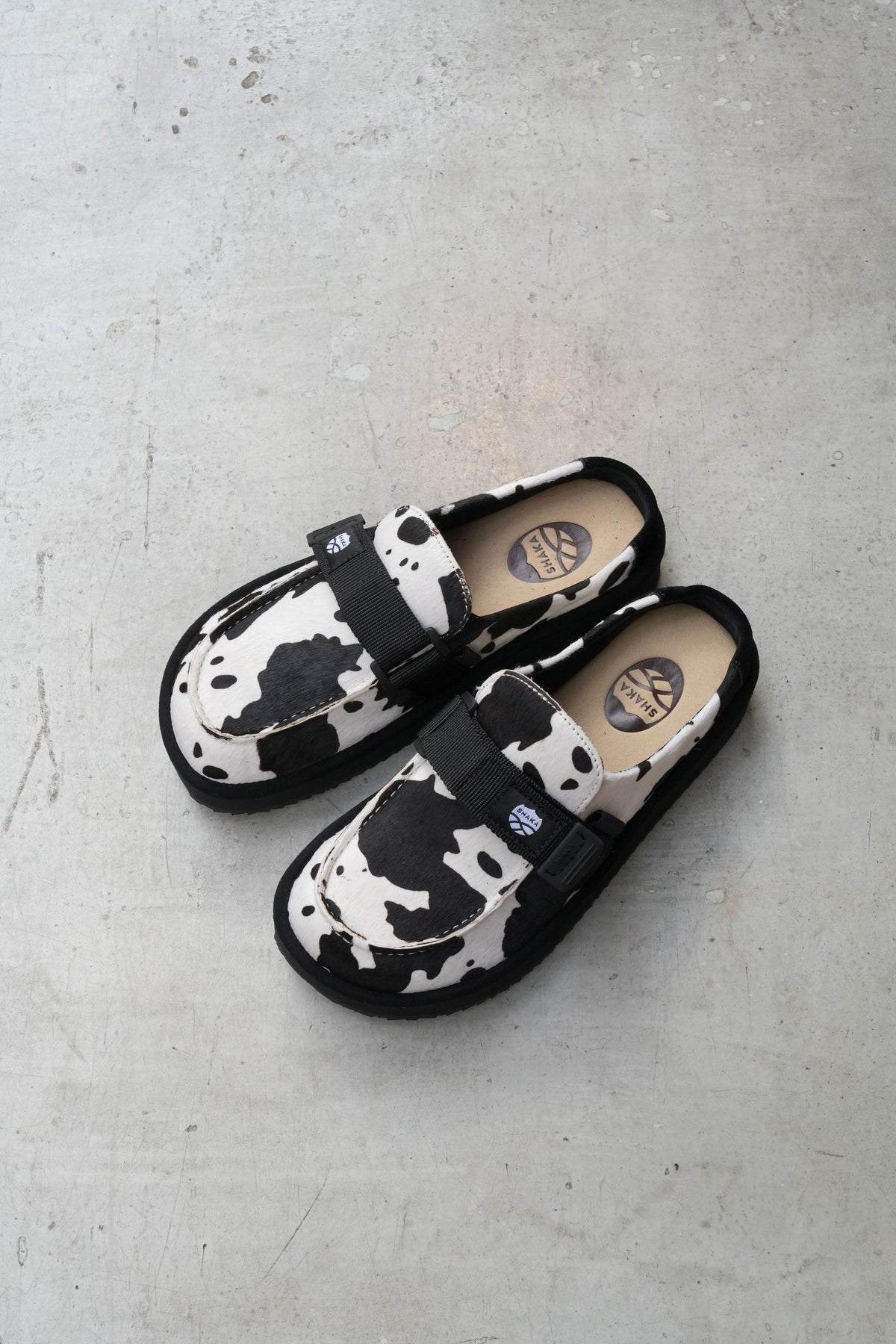 「SHAKA」moc mule tussel cowhair -holstein-
