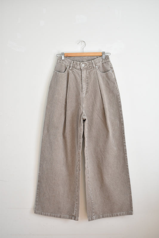 「hunch」wide corduroy pants -off gray-