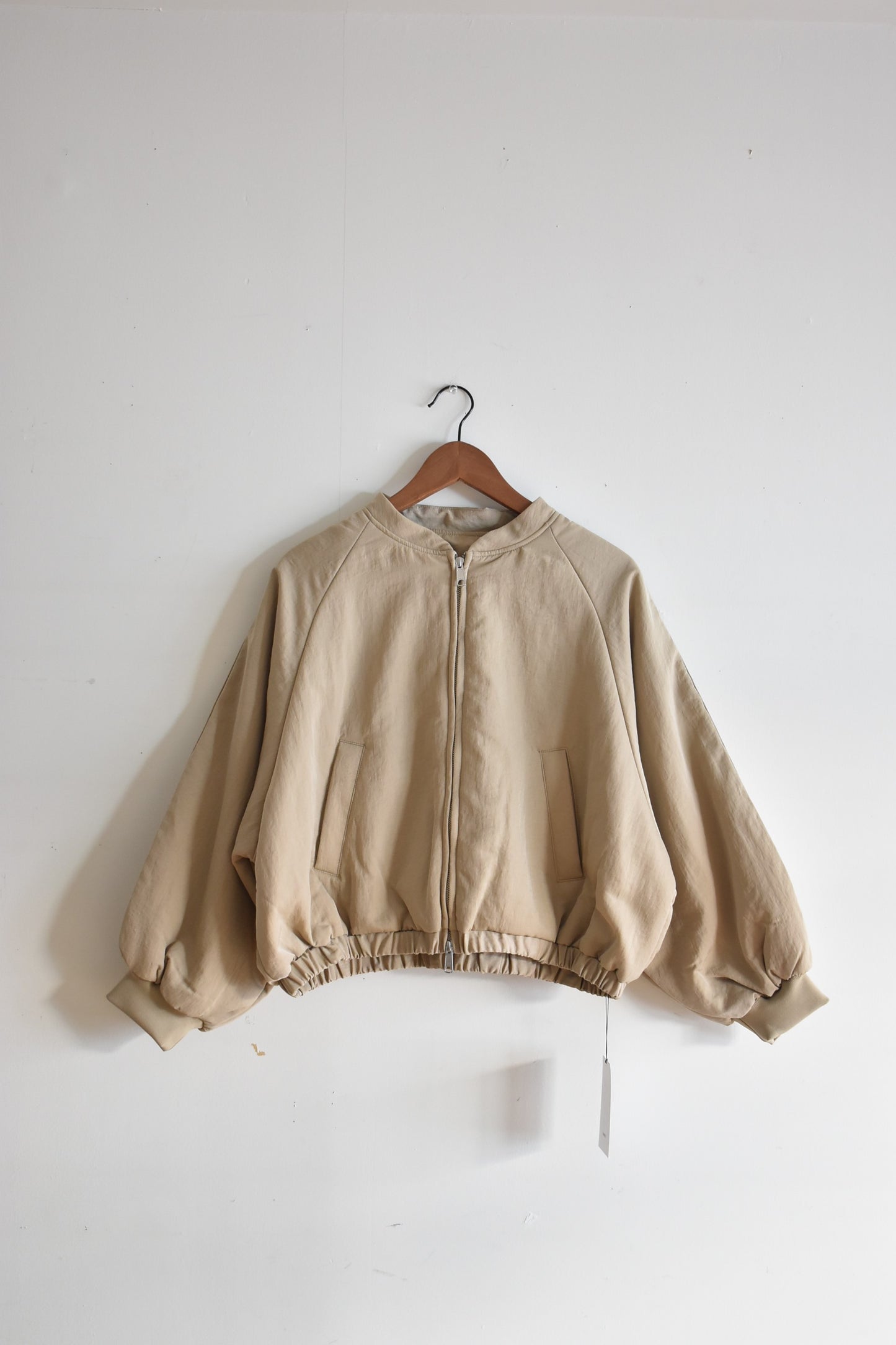 「hunch」nylon twill balloon blouson