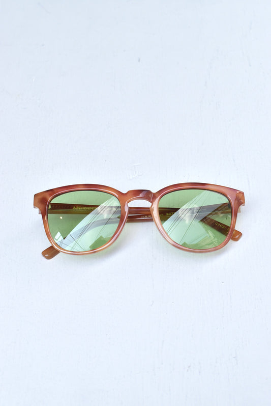 「A.Kjaerbede」BATE -burnt amber-