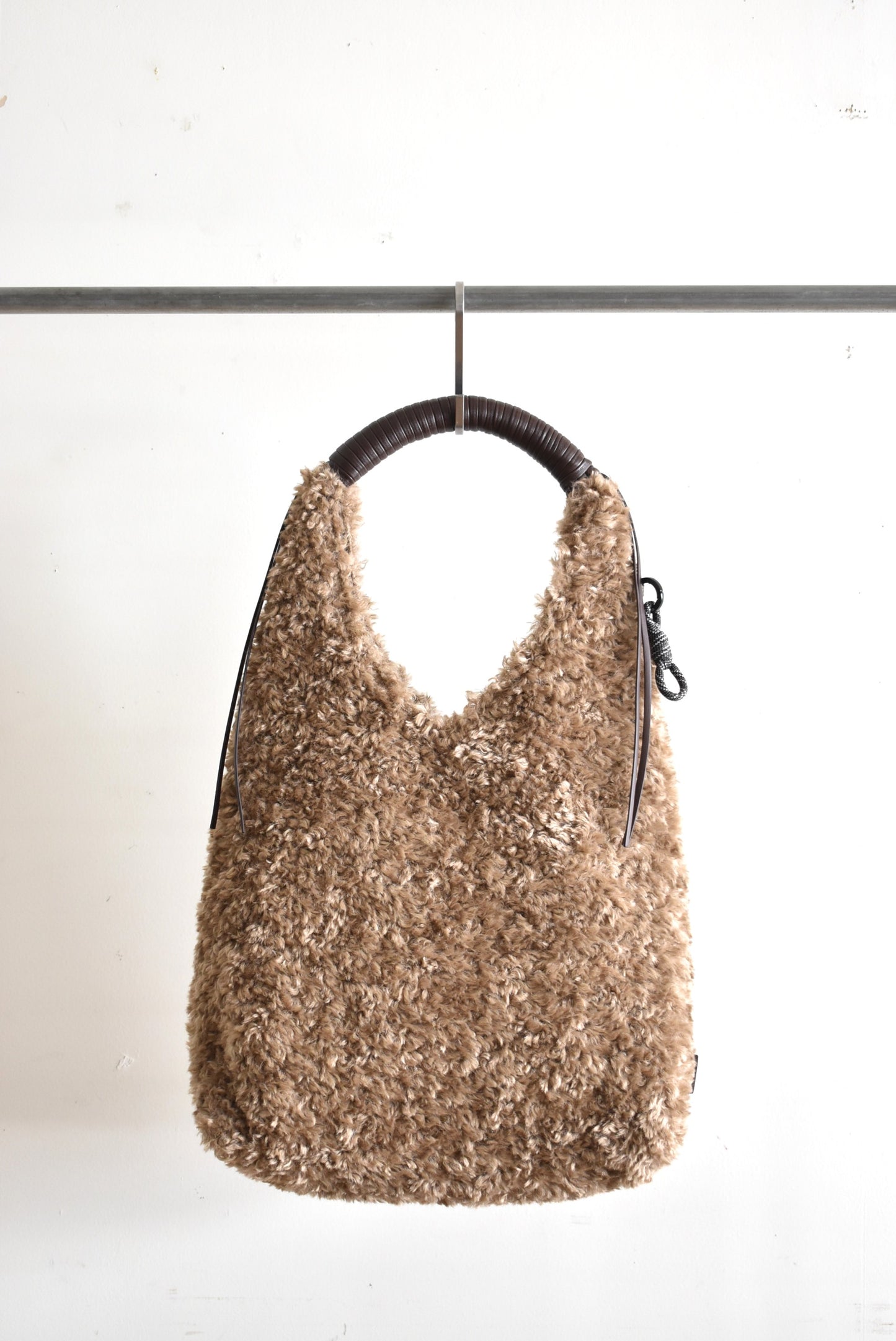 「F/CE.」fur wrapping handle tote -brown-