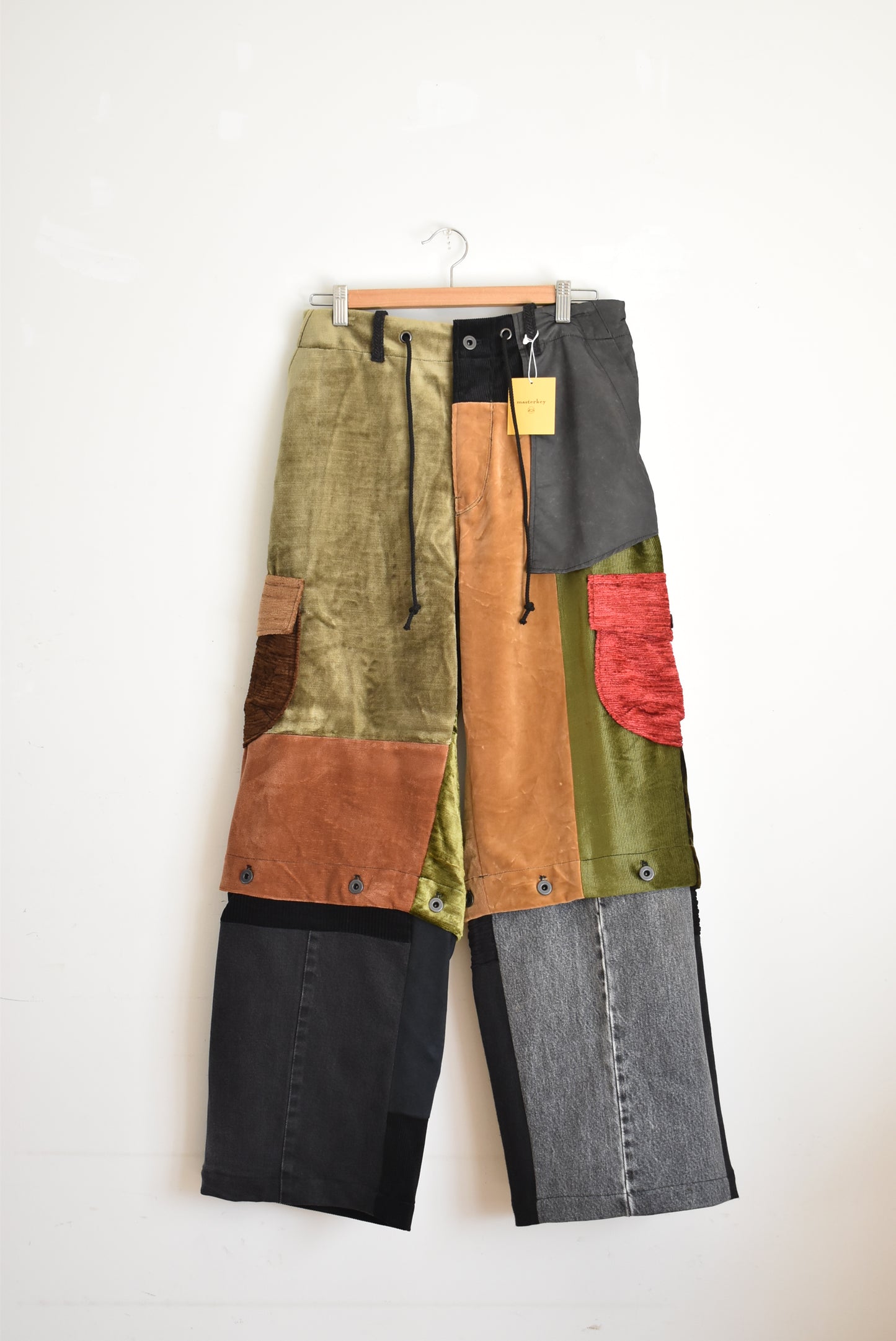 「masterkey」cinema pants