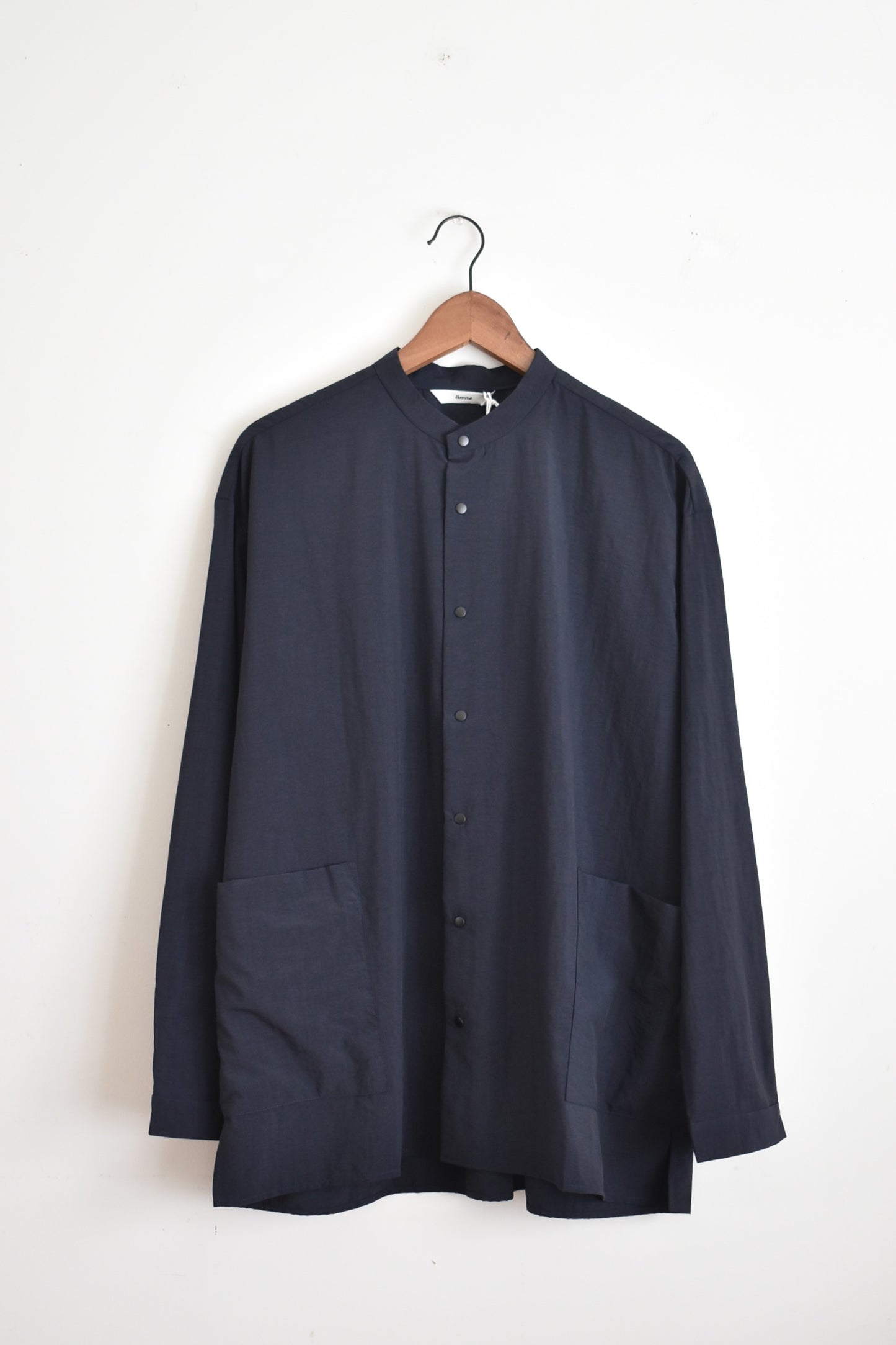 「amne」nylon park shirts -navy-