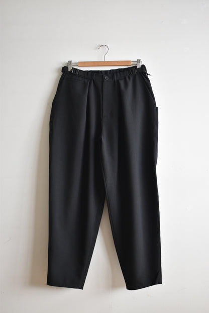 「F/CE.」balloon cropped trousers -black-