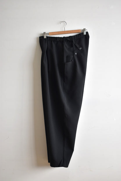 「F/CE.」balloon cropped trousers -black-