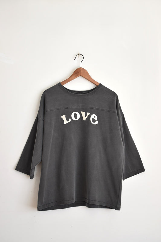 「HAVE A GRATEFUL DAY」football T -black-