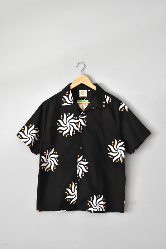 「HAVE A GRATEFUL DAY」s/s shirt -black-