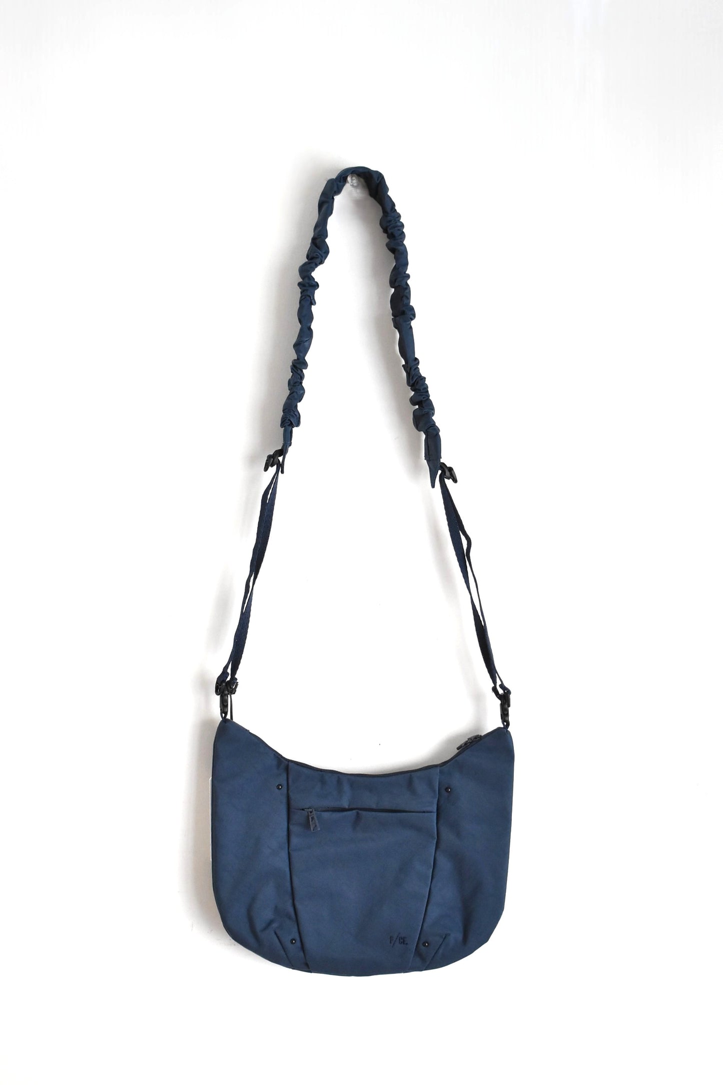 「F/CE.」textured twill poach -navy-