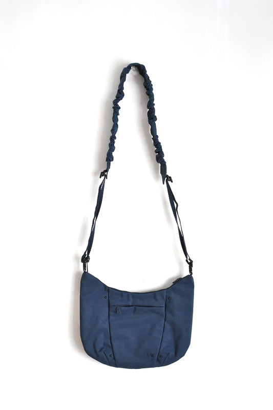 「F/CE.」textured twill poach -navy-