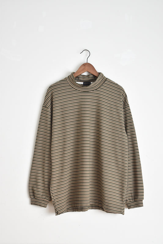 「modem design」border turtle neck -olive-