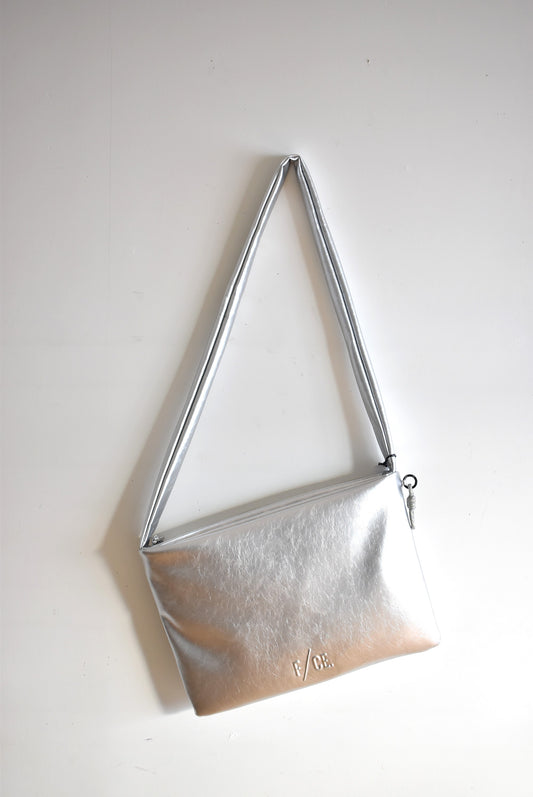 「F/CE.」tech leather big shoulder tote -silver-