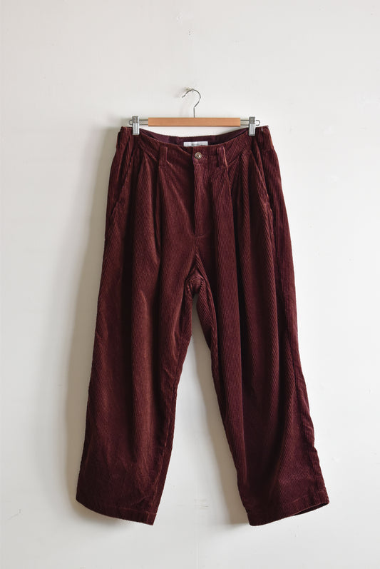 「roundabout」corduroy 2tuck pants -bourdeax-