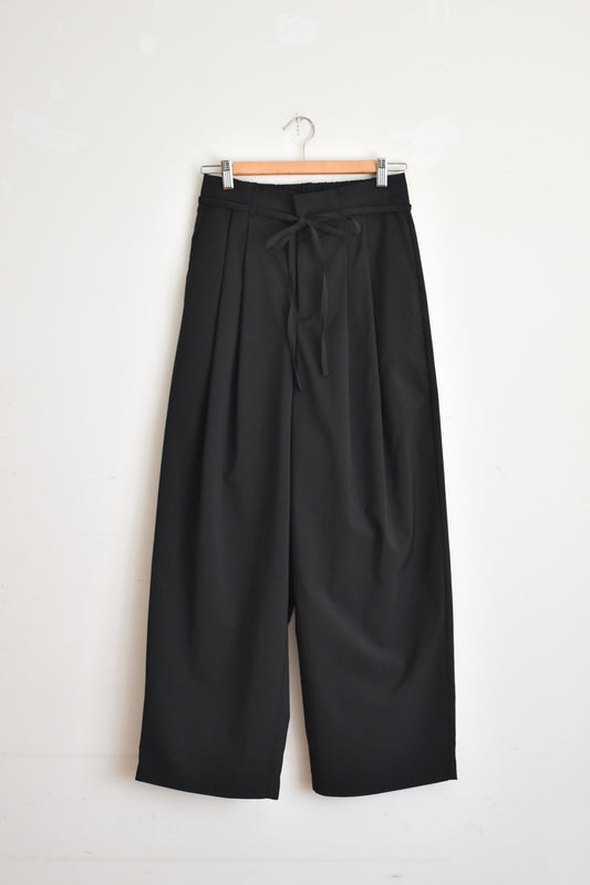 「hunch」linen look pleated pants -black-