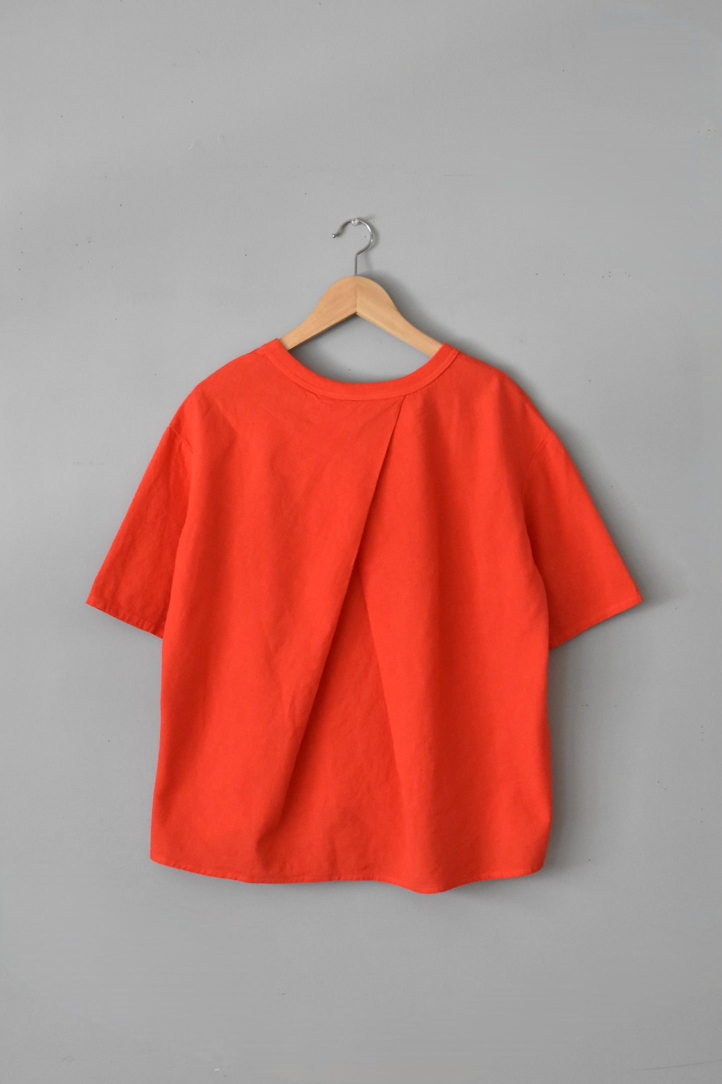 「maillot」linen rich back tuck half sleeve shirt-tee -salvia-