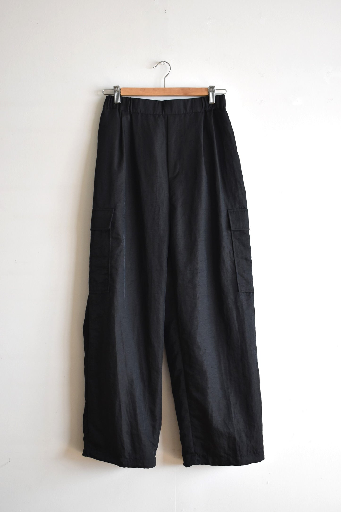 「hunch」nylon cargo pants -black-