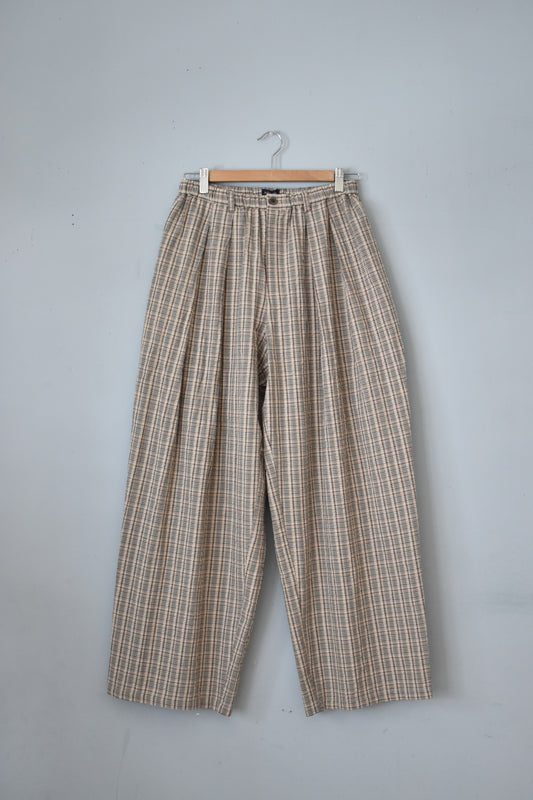 「modemdesign」seersucker check wide pants -beige-