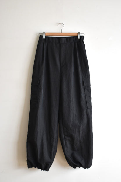 「hunch」nylon cargo pants -black-