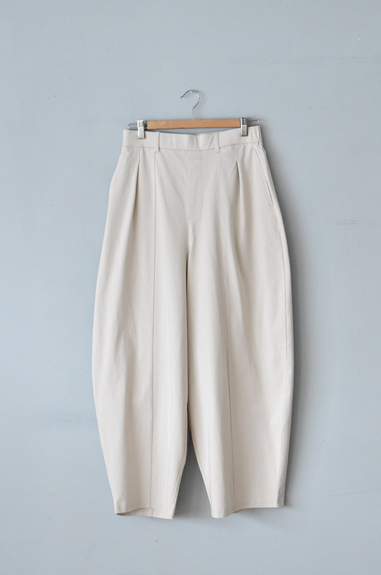 「hunch」cool-touch jersey cocoon trousers -ivory-