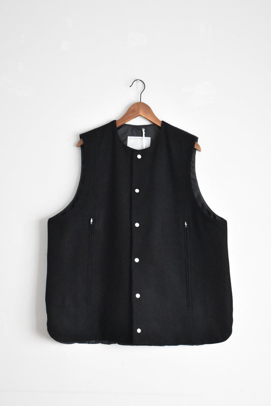 「amne」melton / quilt switch vest -black-