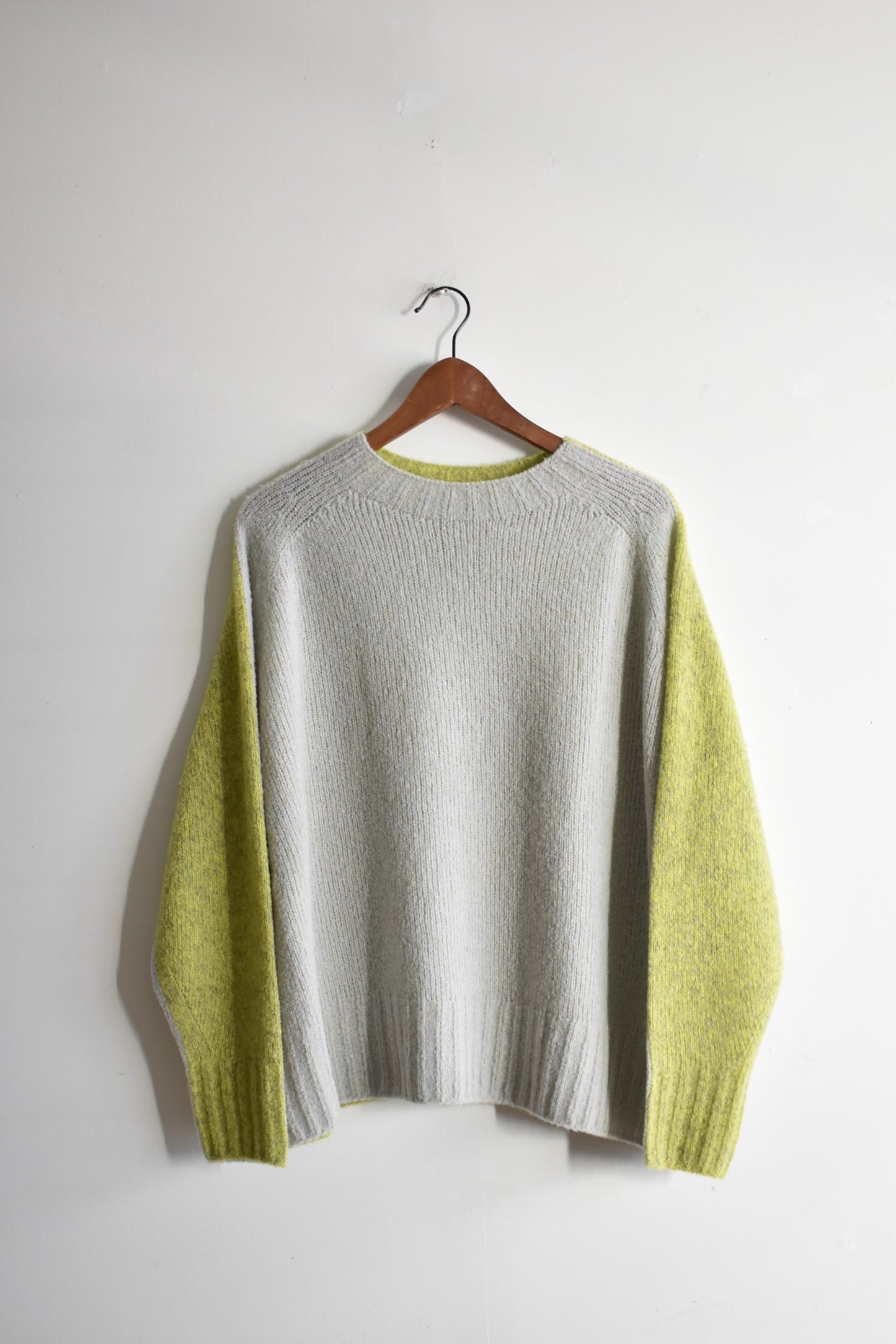 「maillot」mature wool bicolor crew wide sweater -l.sax/yellow-