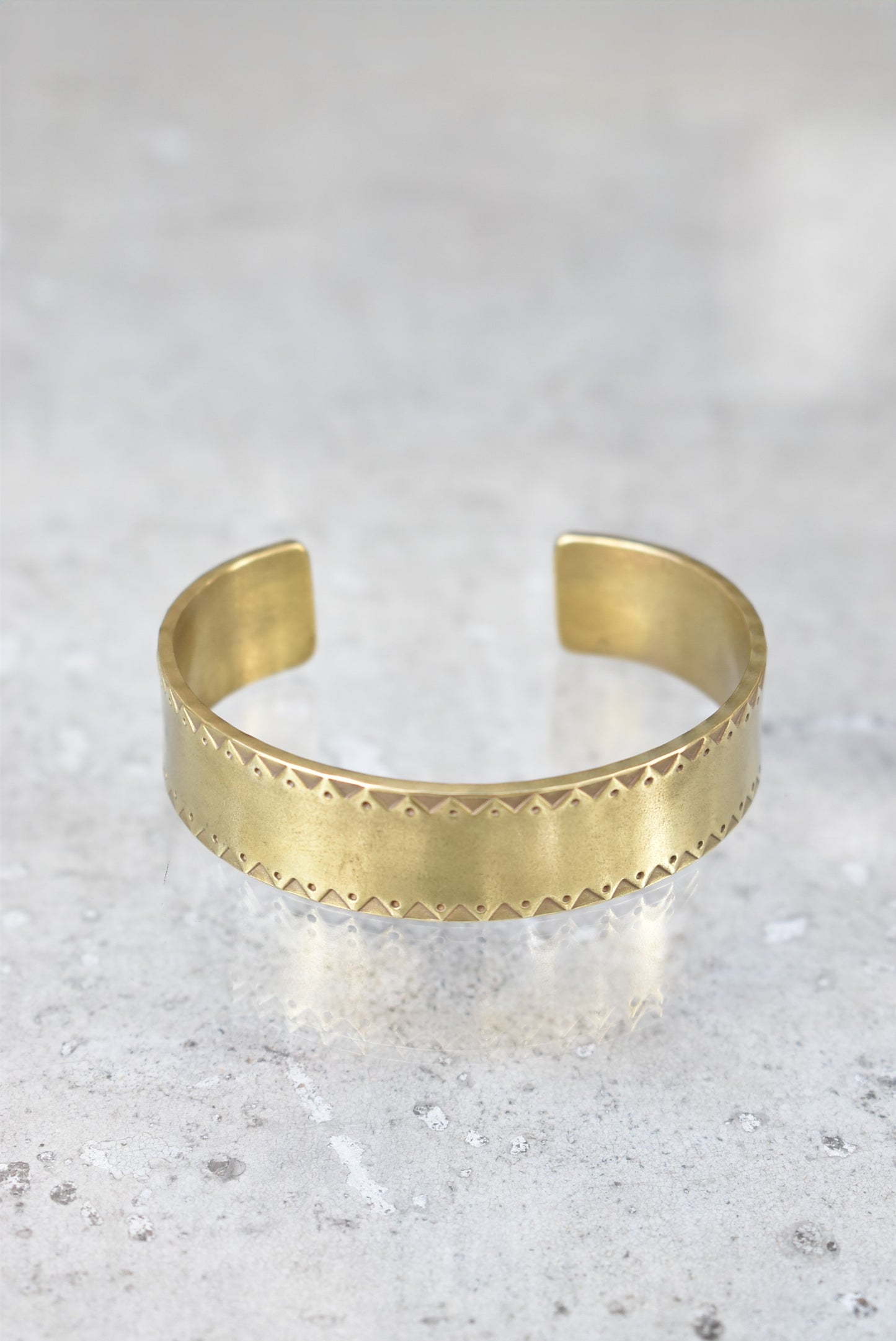 「slowrise」brass bangle -native-