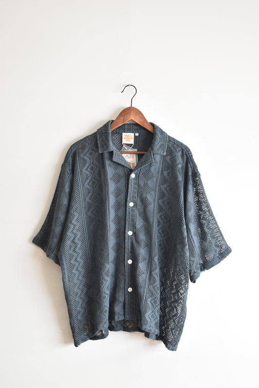 「HAVE A GRATEFUL DAY」wide lace shirt -navy-
