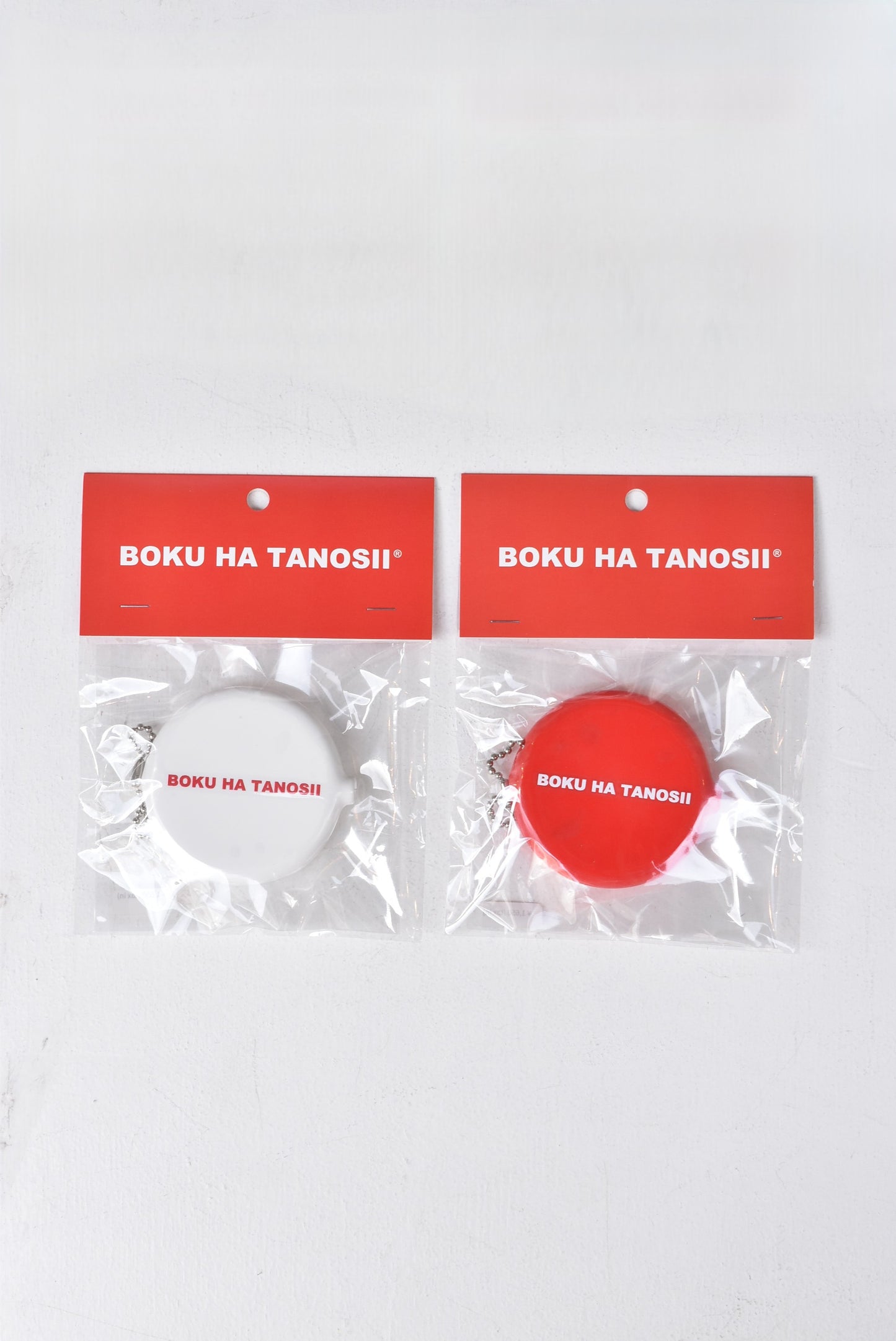 "BOKU HA TANOSII" cap -black- 