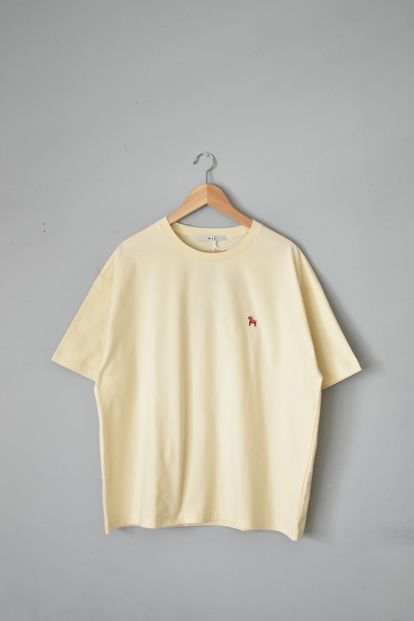 「amne」" Dalahäst " half sleeve tee -cream-