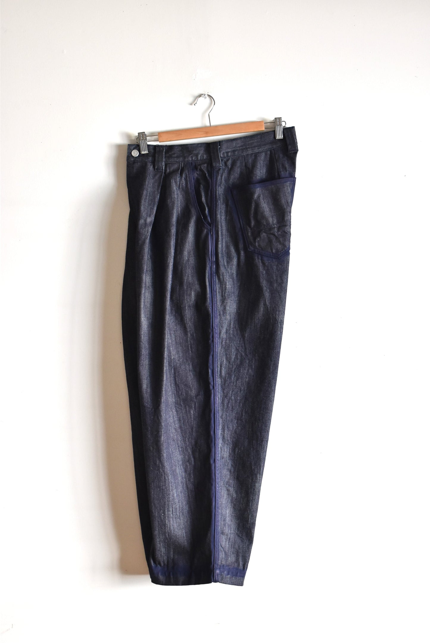 「roundabout」denim 2tuck pants -indigo blue-