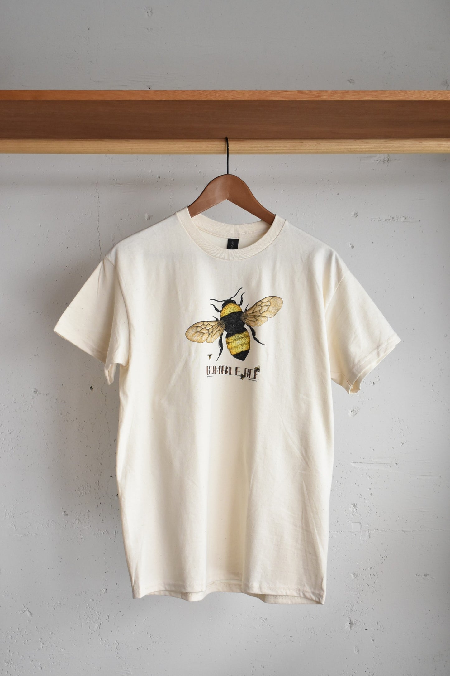 「LIBERTY GRAPHICS」bumble bee